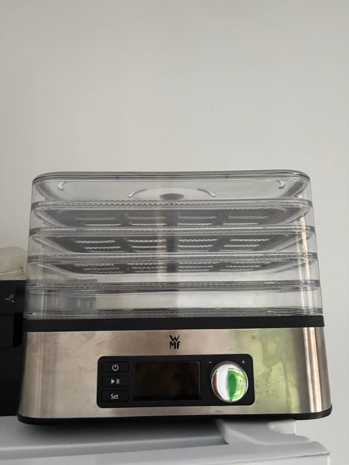 Prodajem sušilicu za hranu WMF KITCHENminis Dehydrator Snack to go