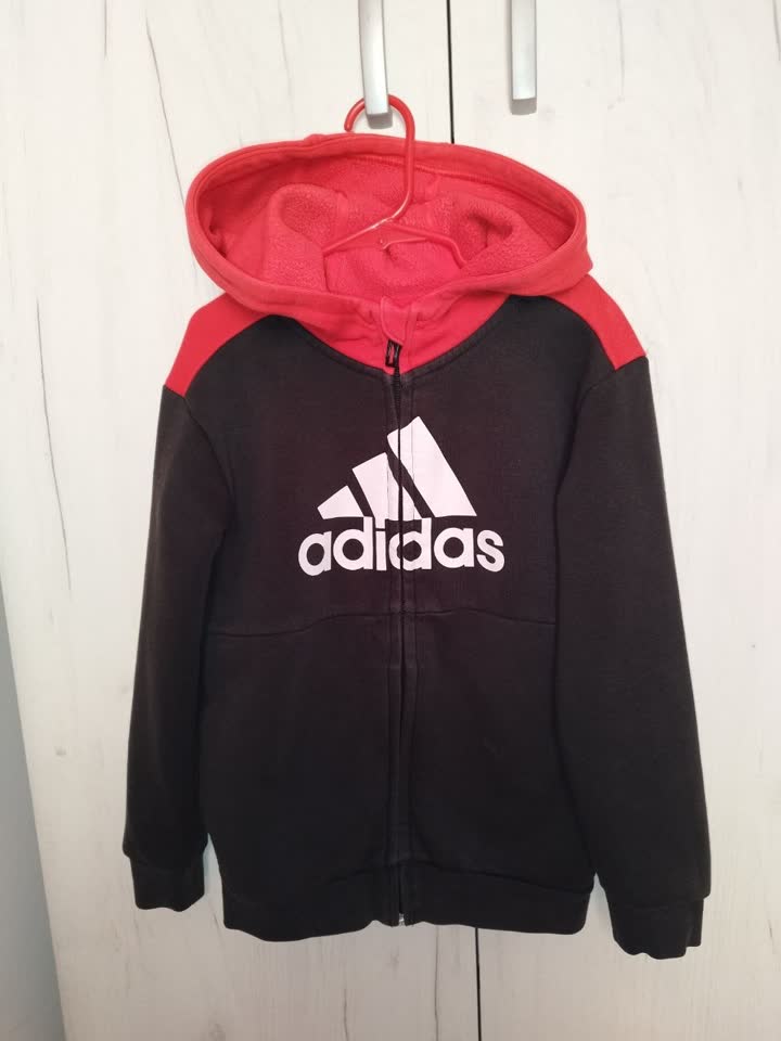 Sportski komplet Adidas, vel. 128 (7-8 godina)