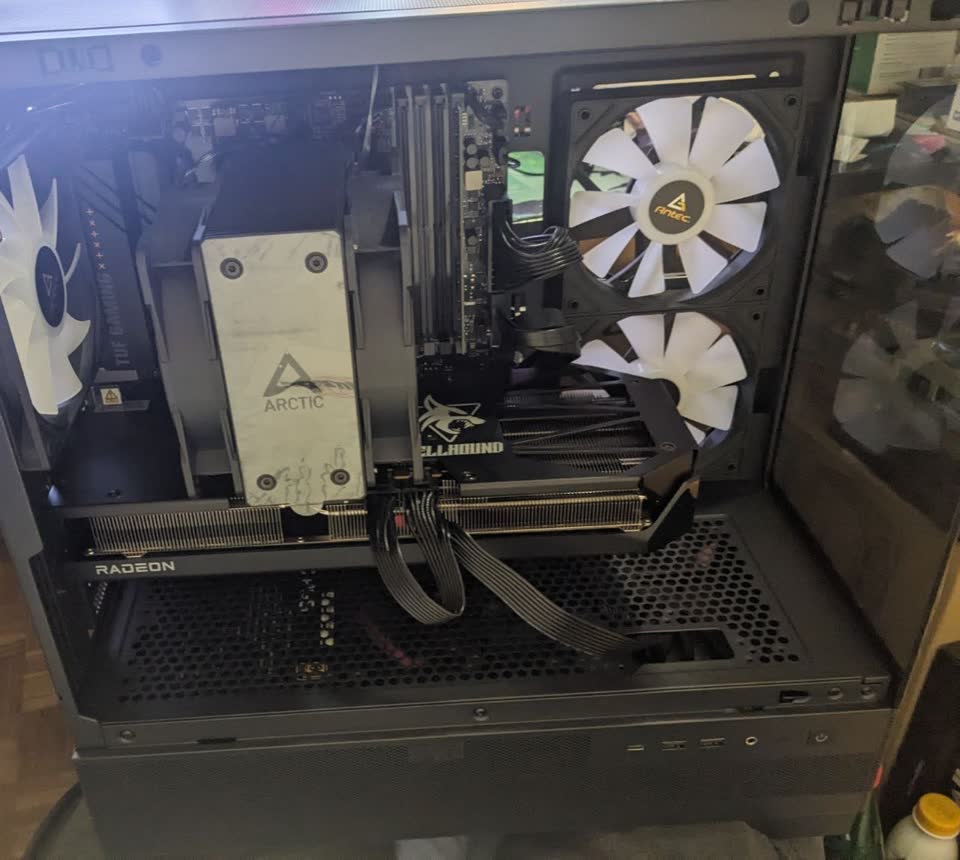 A620M PLUS WIFI / 7500X3D / 32GB DDR5 5600mhz / POWERCOLOR 9070XT 16gb