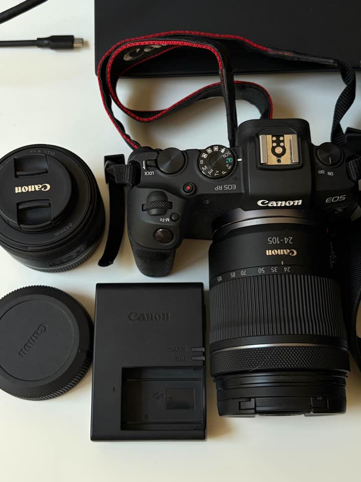 Canon EOS RP + 2 originalna Canon objektiva — kompletan set 990€
