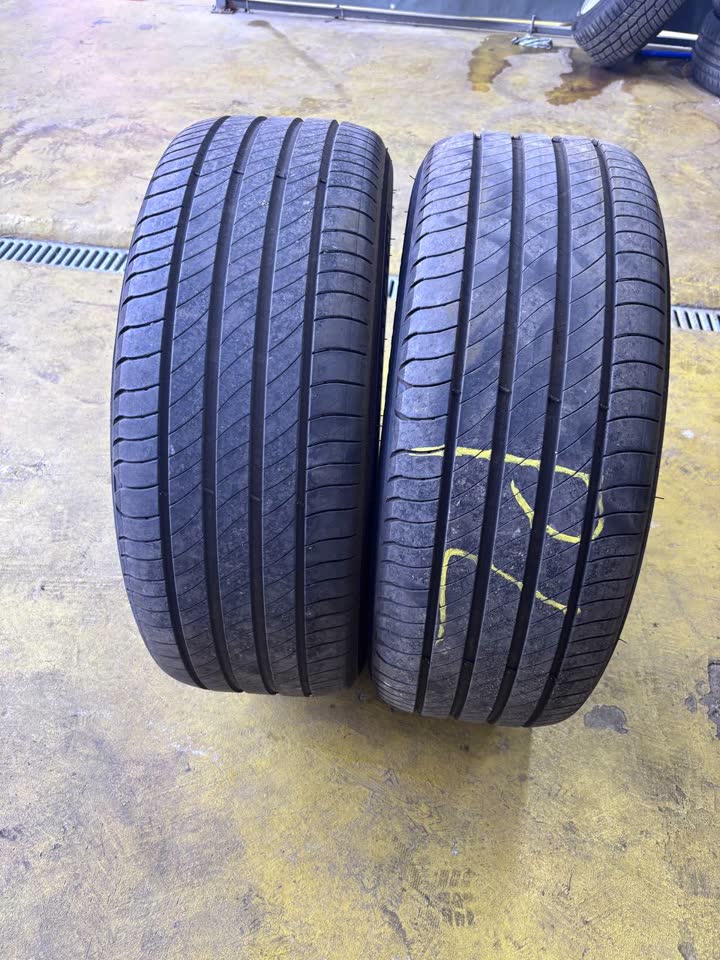 Продам 2 шины Michelin Primacy 4 215/55 R18