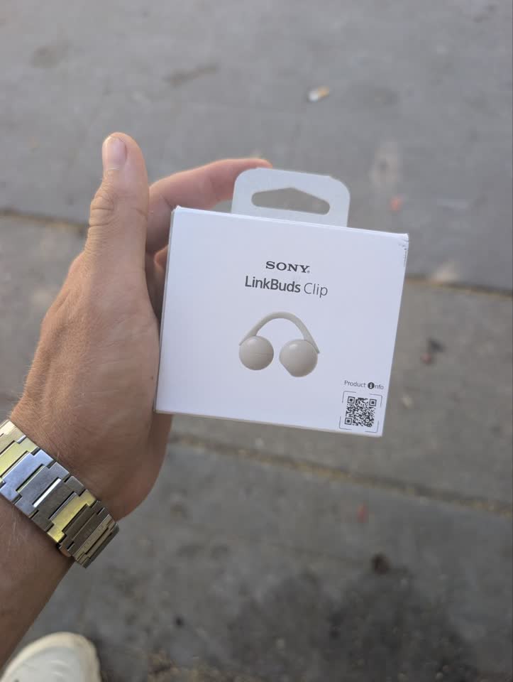 Продам наушники Sony новые