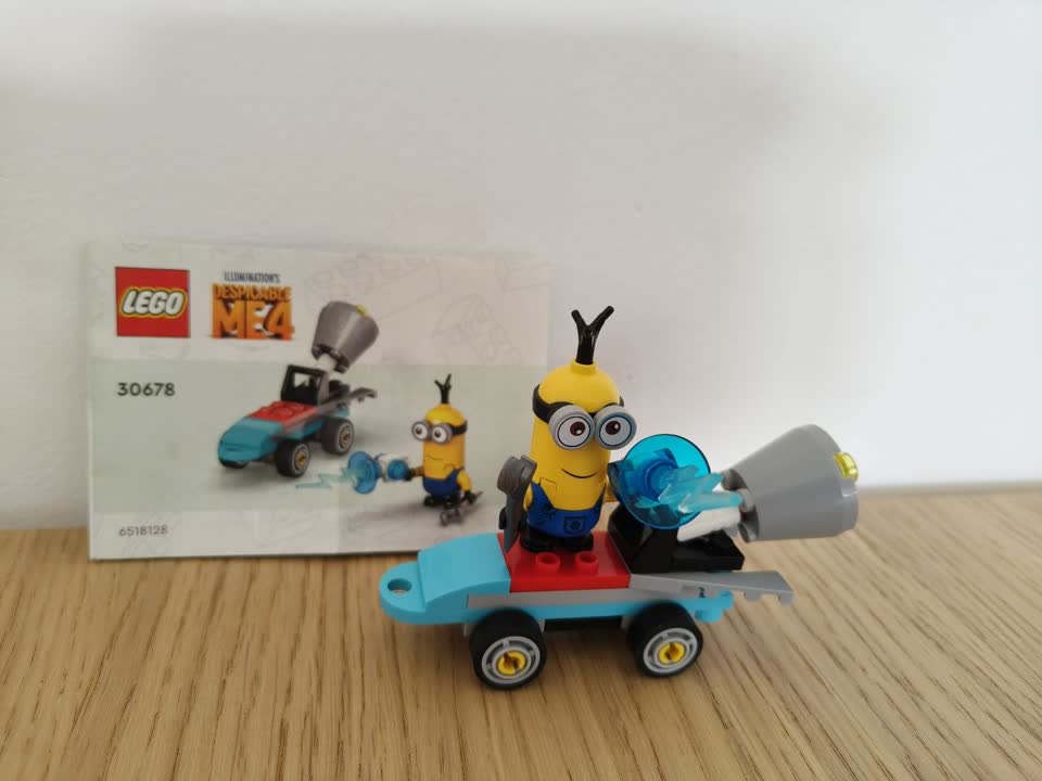 Prodajem LEGO® Despicable Me 4 Minions' Jetboard (30678)