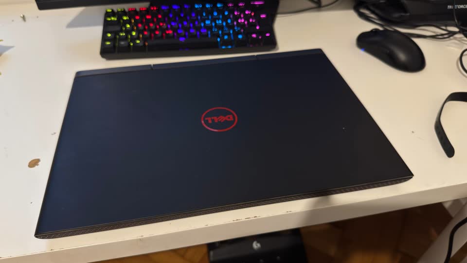 Prodajem laptop DELL P65F