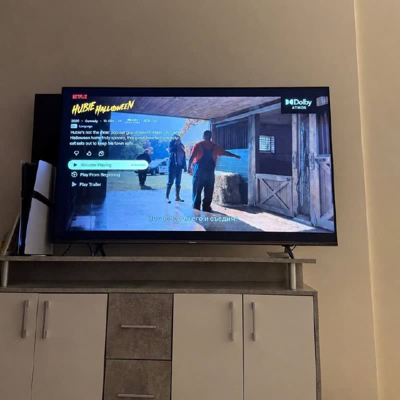 Prodajem televizor Hisense 55 inča Smart TV