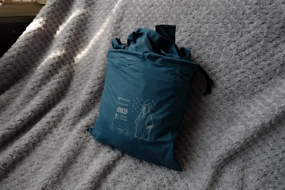 Пончо FORCLAZ Poncho 50 / MT50