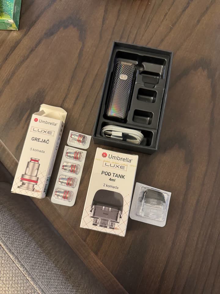 Elektronski uređaji i razne stvari za pušenje