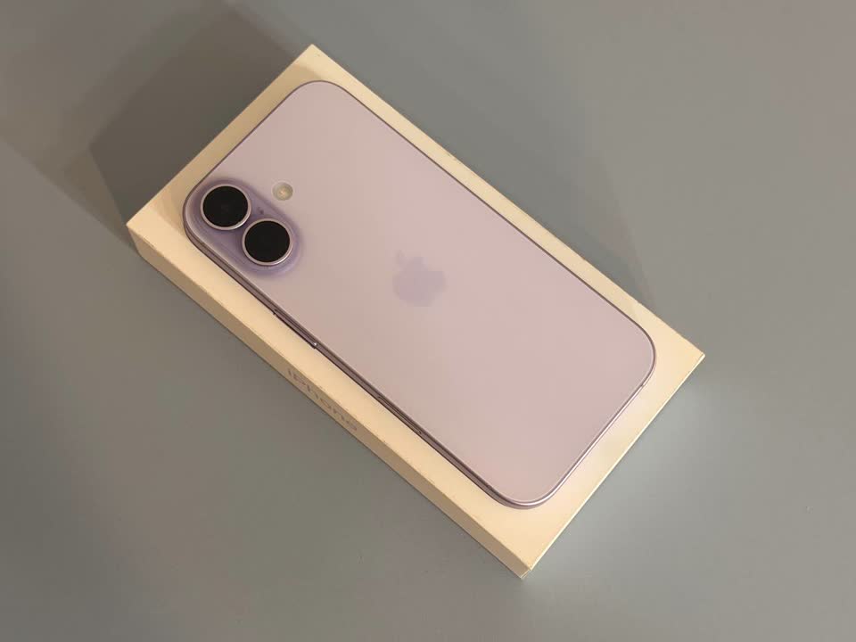 Продам iPhone 17 256GB Purple