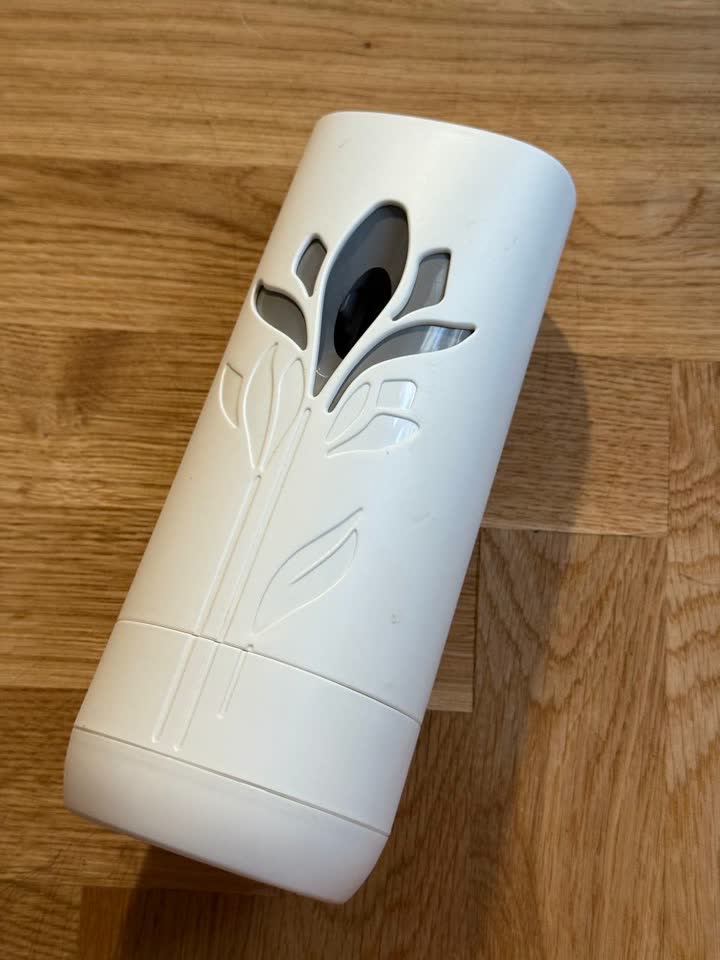 Автоматический освежитель Air Wick