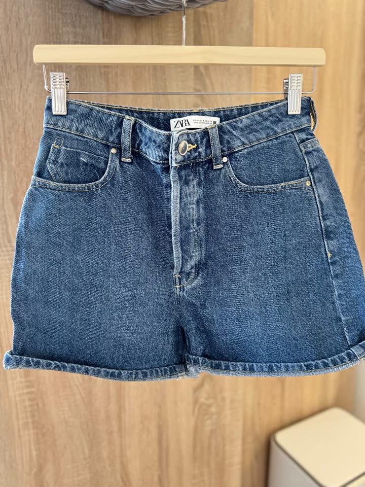 Продам джинсовые шорты Zara