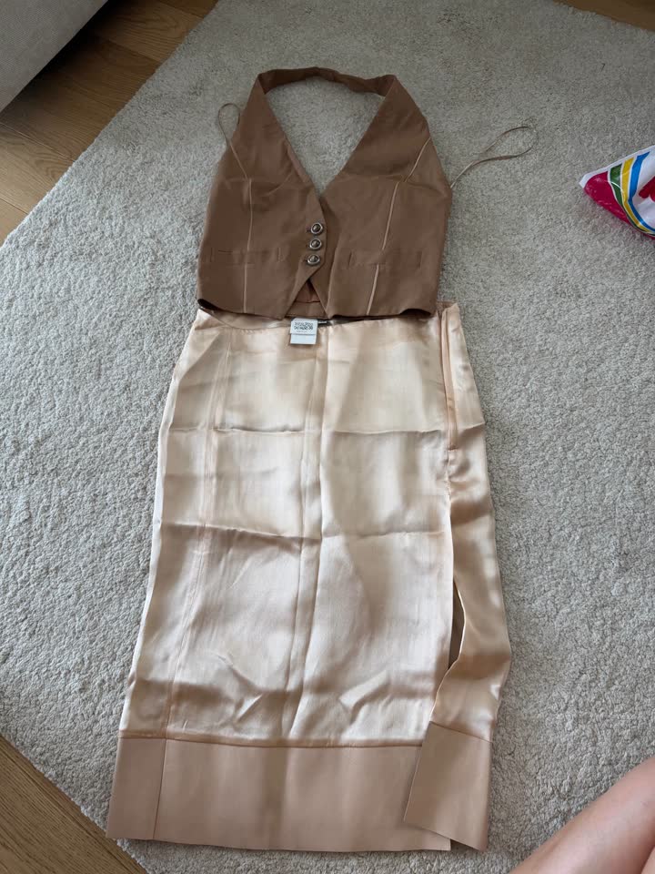 Юбка Costume National и топ/жилетка Pinko