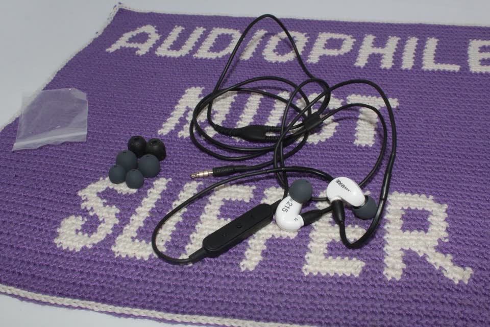 Продам наушники IEM - внутриканальные