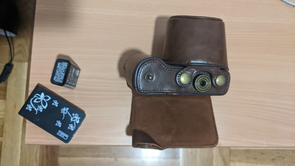 Продам компактную беззеркальную камеру Sony Alpha a5000