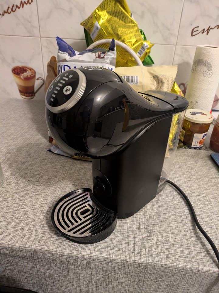 KRUPS Dolce Gusto Genio S Plus kapsulna kafa mašina