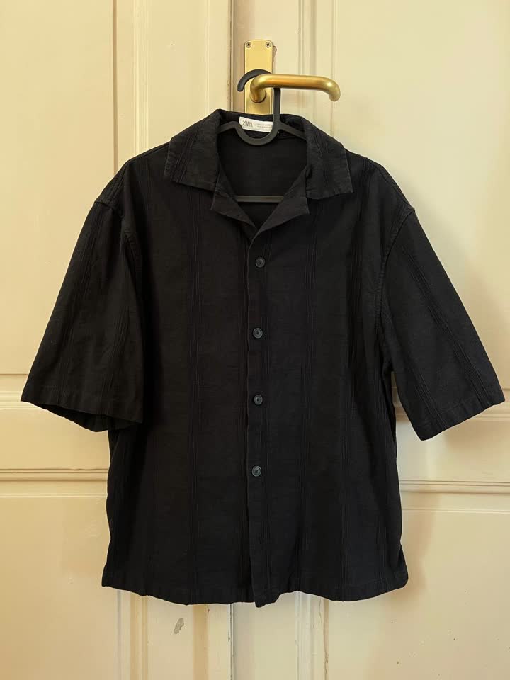 Черная мужская рубашка с коротким рукавом ZARA