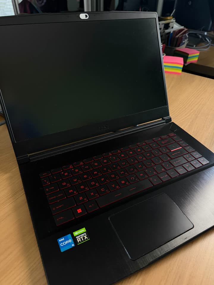 Ноутбук MSI GF63 Thin 11UC / RTX 3050 / i5 + подставка