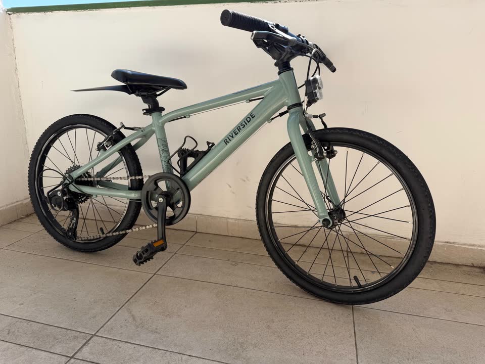 Prodajem lagani dečiji bicikl Decathlon Riverside 900