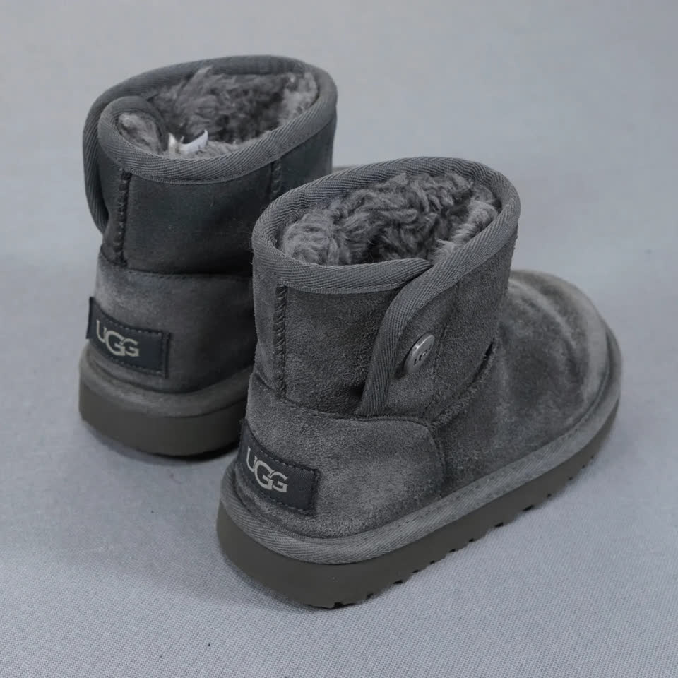 UGG Kids Grey Suede Boots темносерые – EU 27.5 / US 10 / UK 9 - 1500 rsd