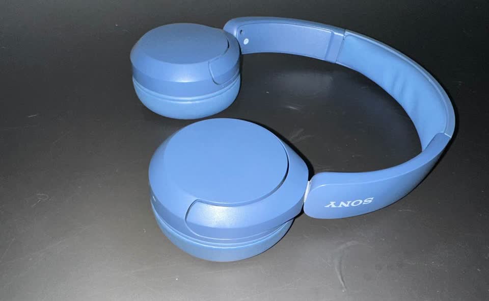Prodajem bežične on-ear slušalice SONY WH-CH520