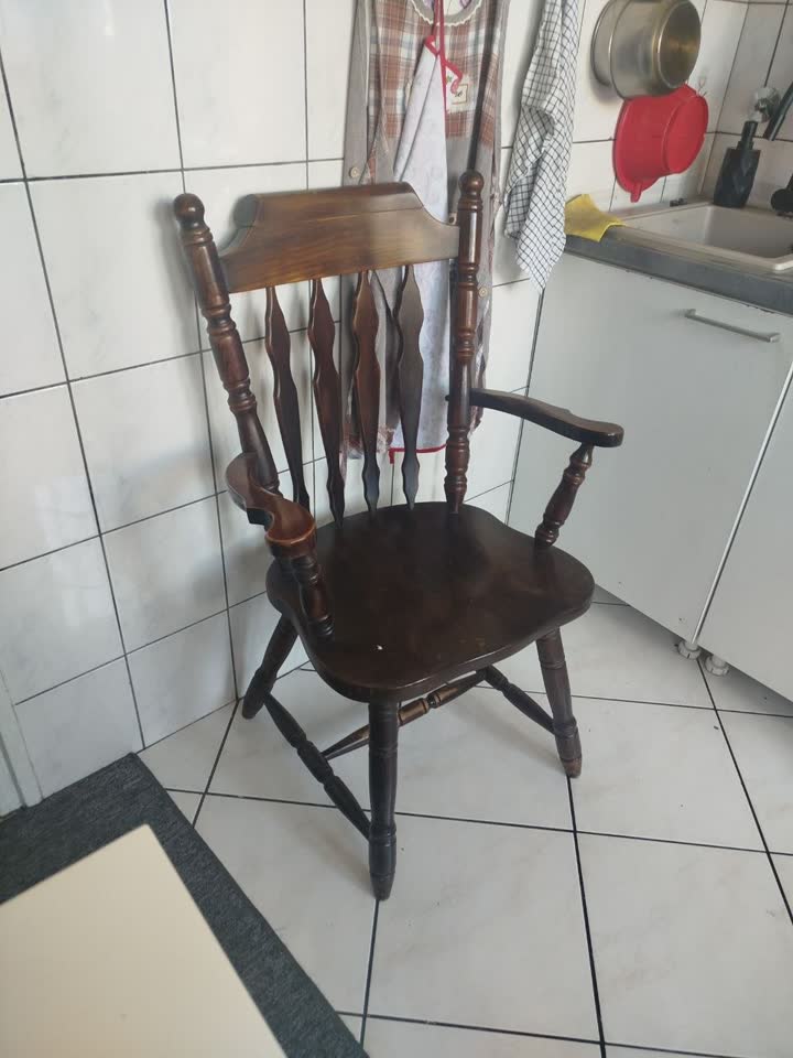 Prodajem stolicu