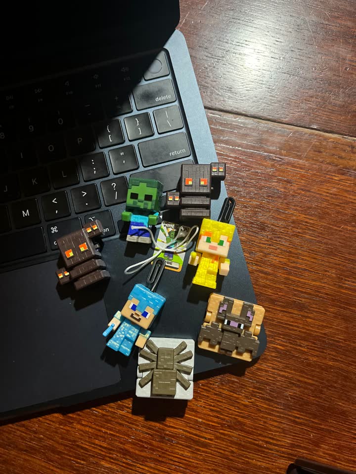 Kinder Minecraft figurice