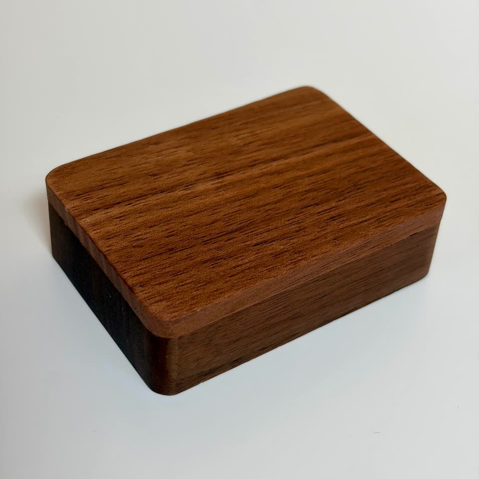 Drvena kutijica sa magnetnim poklopcem 7x5 cm