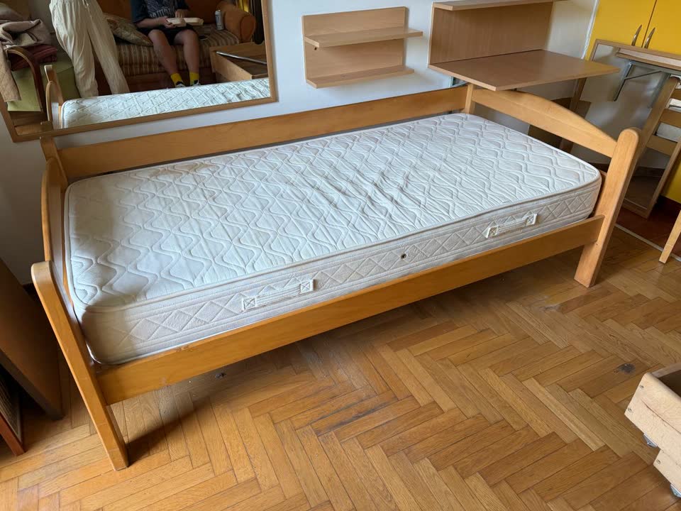Krevet i rasklopivi kauč