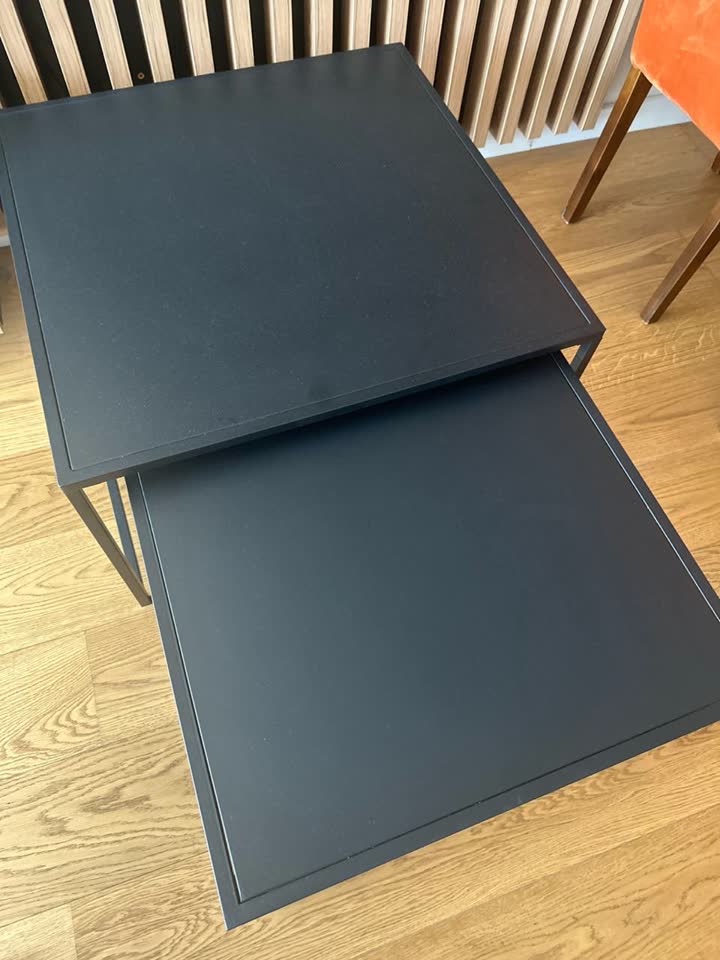 Prodaju se 2 stolića za kafu 70x70 i 60x60 cm, u odličnom stanju.