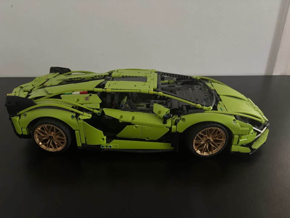 LEGO Technic superautomobil (zeleni) original