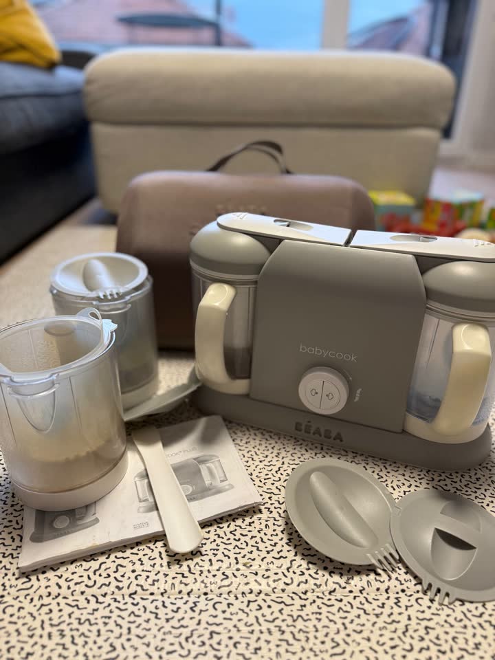 Parni blender Beaba Babycook Duo. Kuvа odmah u dve velike posude, usitnjava s jedne strane