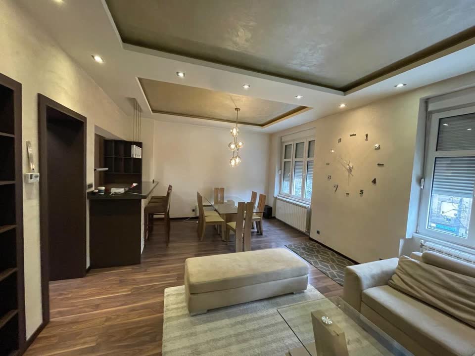 Izdaje se stan u centru Beograda, Slavija, 65 m²