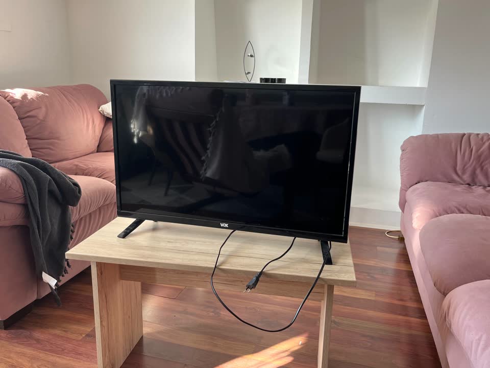 Menjam televizor 32'' za pakovanje nuggetsa iz Lidla