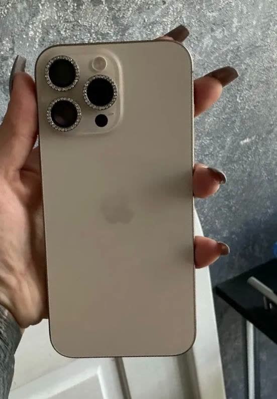 Продам iPhone 16 Pro Max 1 ТБ