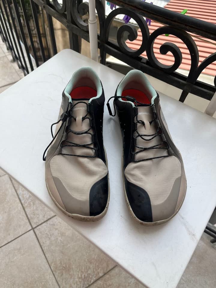 Почти новые трейловые кроссовки Vivobarefoot 43 размер
