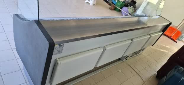 https://www.kupujemprodajem.com/oprema-za-poslovanje/mesarska-oprema/hitno-rashladna-vitrina