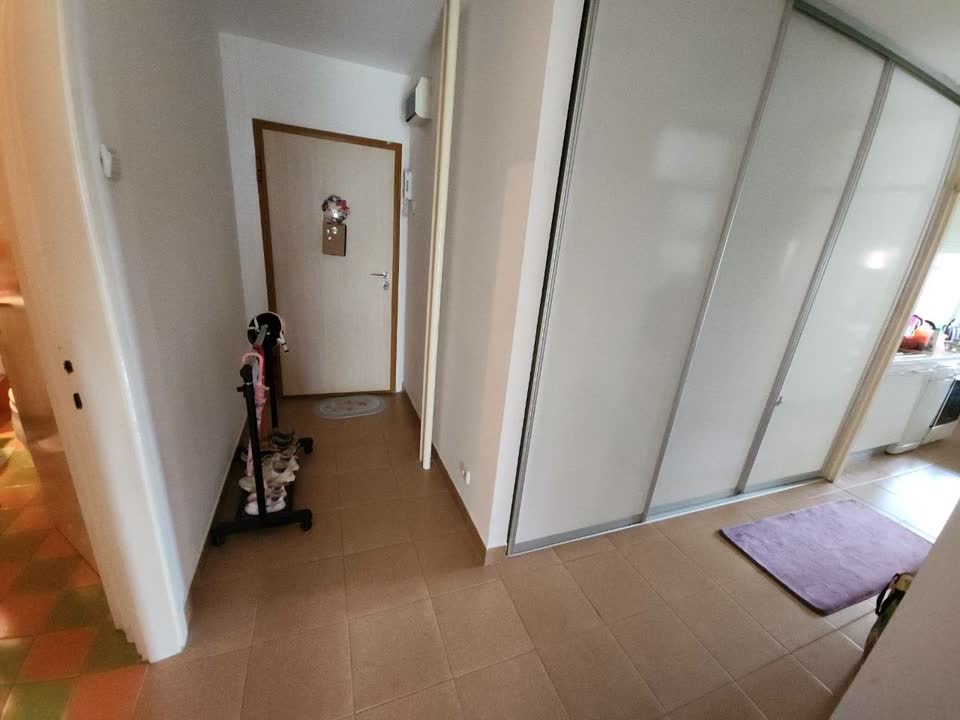 Izdajem stan u Novom Beogradu, Jurija Gagarina 143