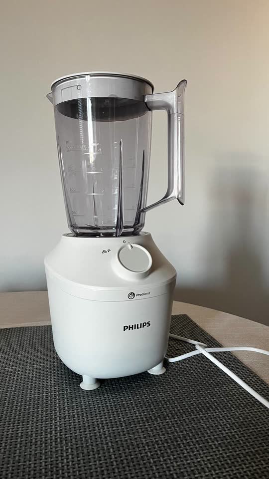 Prodajem blender Philips HR2041