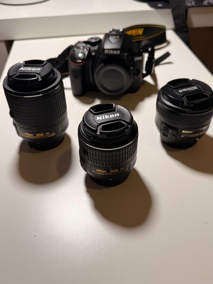 Nikon D5300 с комплектом объективов и аксессуаров