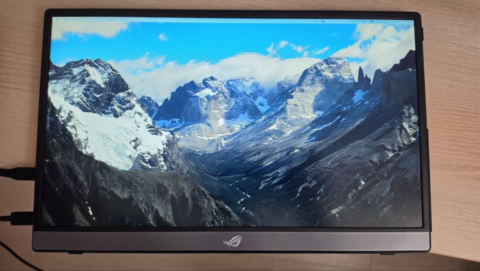 Портативный монитор Asus ROG Strix XG16AHP