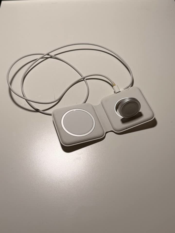 Apple MagSafe Charger Duo