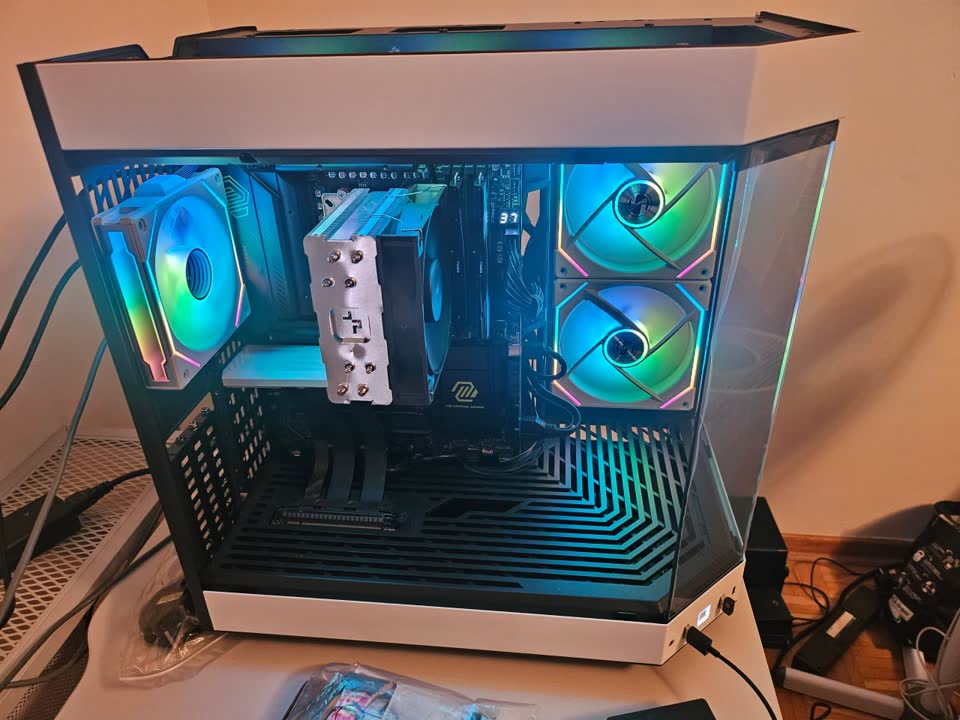 Hyte Y60 корпус системника