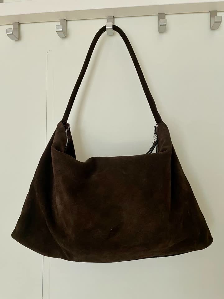 Сумка из замши Massimo Dutti