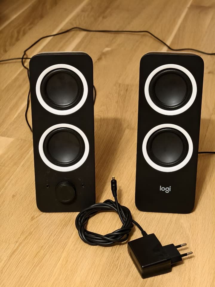 Logitech Z200 Multimedia Speakers black