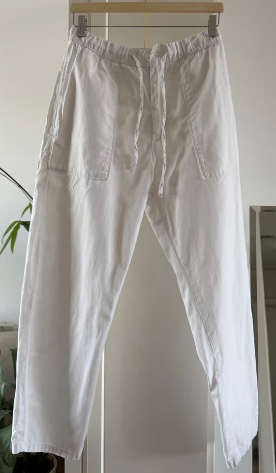 Свитшот Alpha Industries, брюки M&S и брюки Bershka
