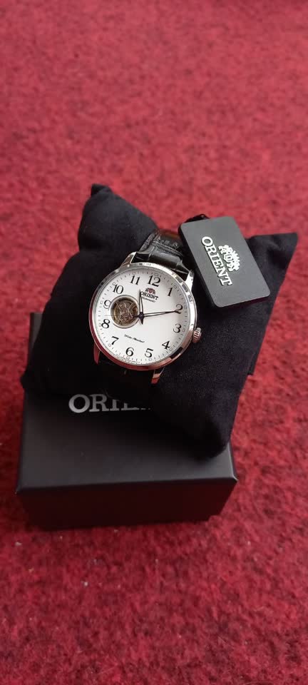 Продаю механические часы Orient Bambino Open Heart, модель RA-AG0009S10B