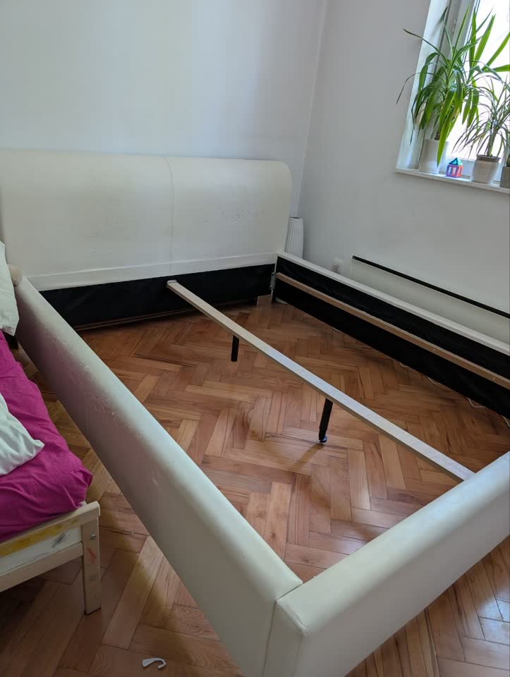 Poklanjam besplatno okvir kreveta 160×200 cm