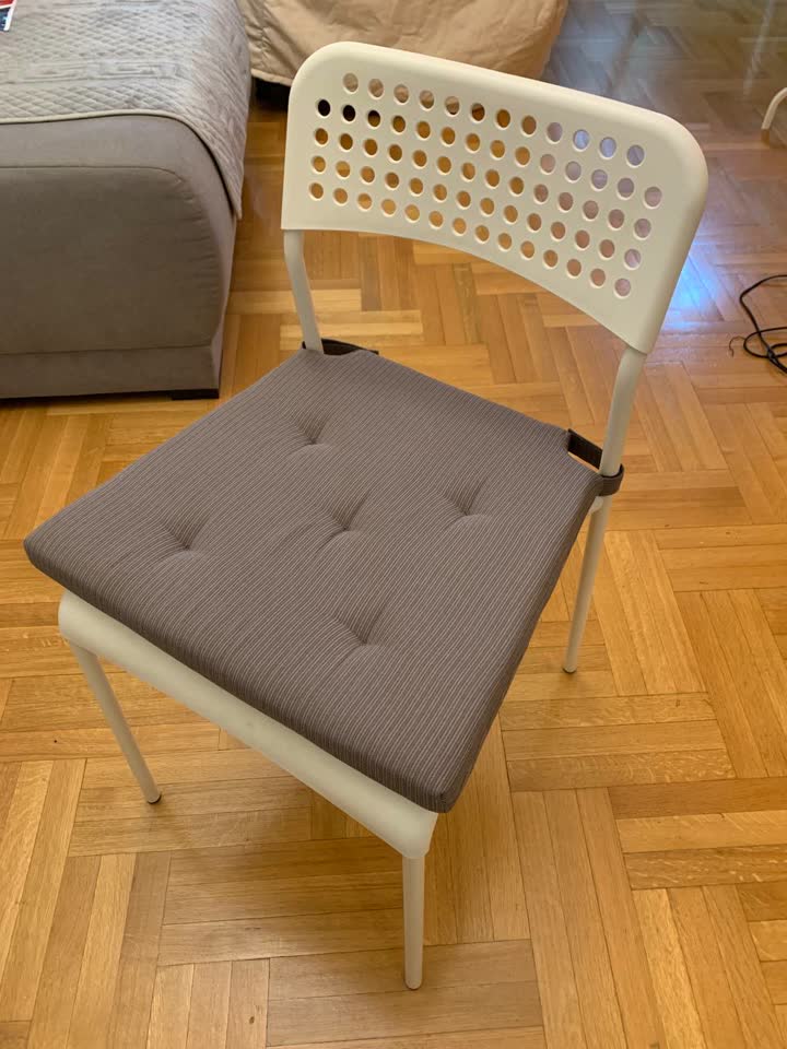 Стул ikea с подушкой