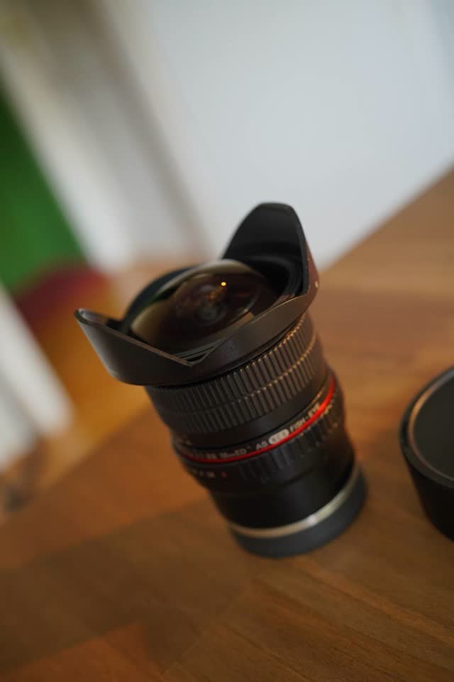 В продаже samyang 12mm для Sony e full frame. Классный мануальный фишай для полного кадра. С