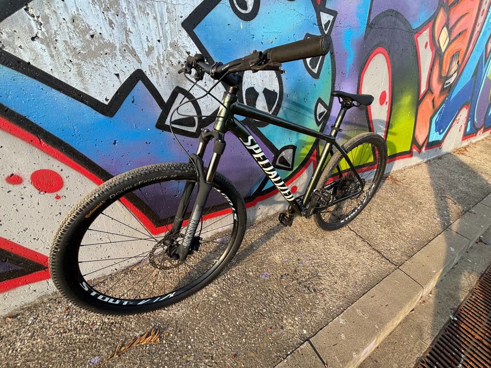 Prodajem bicikl Specialized Rockhopper 29 XL