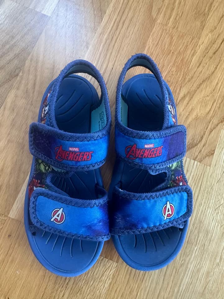 Sandale Marvel, broj 31